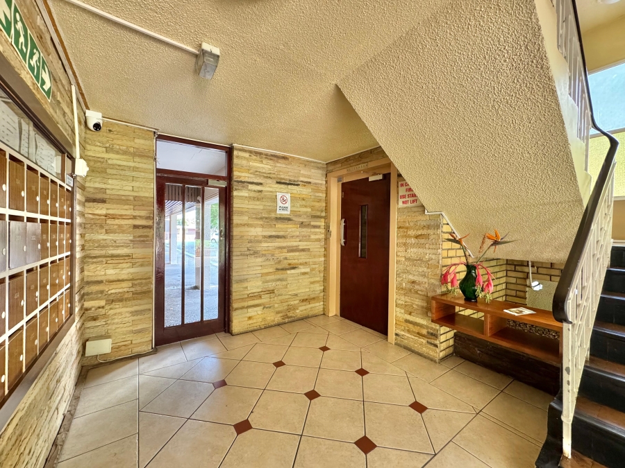 2 Bedroom Property for Sale in Kenilworth Western Cape